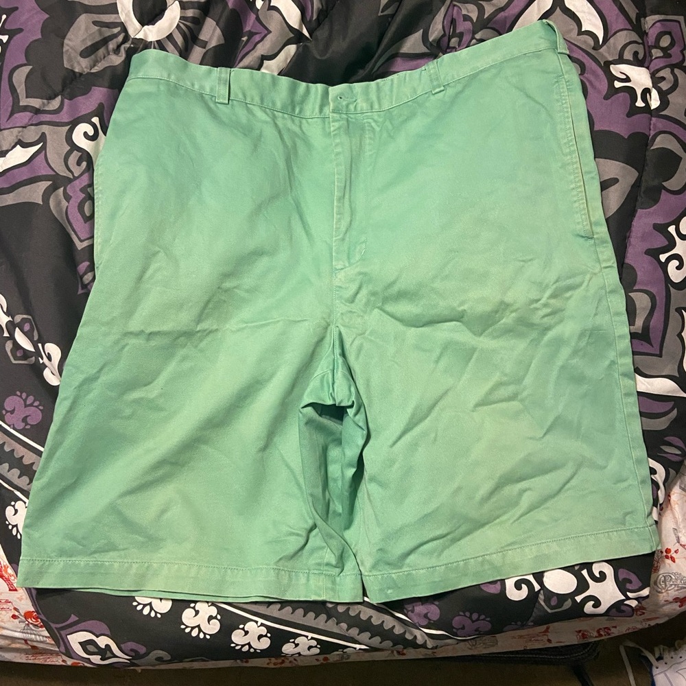 Vineyard Vines mint shorts size 40 Tall